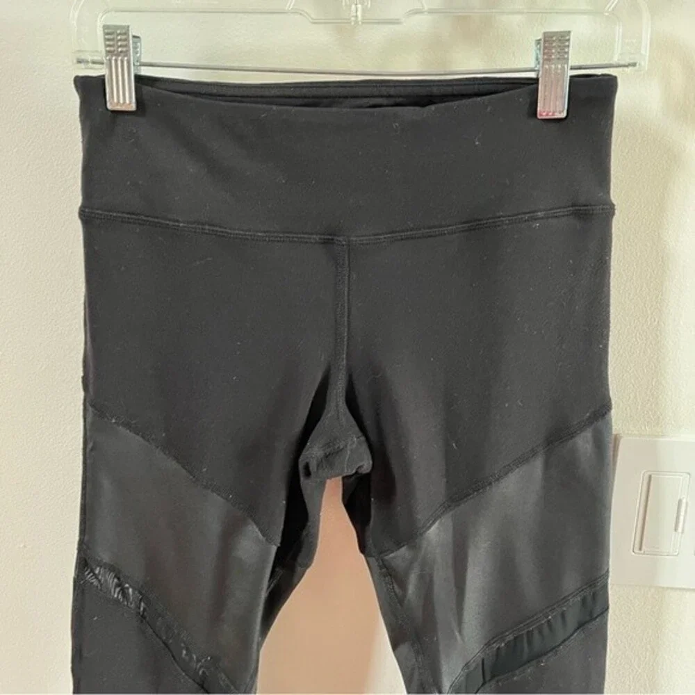 Alo Yoga Sheila Mesh Panels Leggings Athletic Gym Moto in Black S